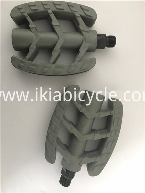 Rubber Cycling Pedals and Cleats