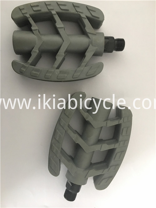 Alloy Cycle Cleats and Pedals